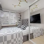 Cozy For 2 People Near The Palace Of Culture And Science In By Renters