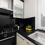 Cozy For 2 People Near The Palace Of Culture And Science In By Renters Varsavia