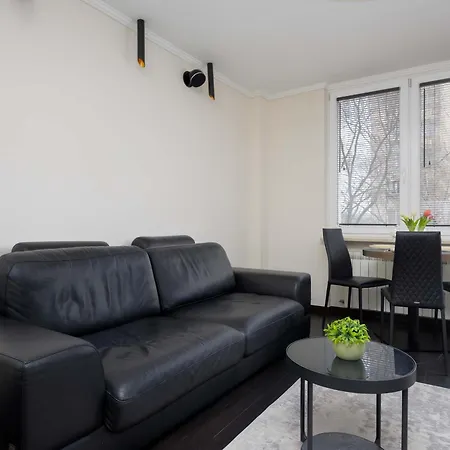 Cozy For 2 People Near The Palace Of Culture And Science In By Renters Varsó
