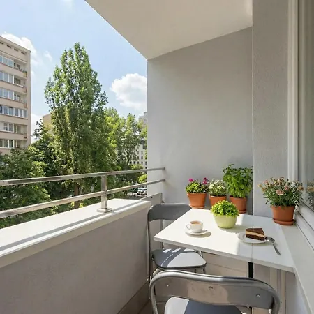 Apartman Cozy For 2 People Near The Palace Of Culture And Science In By Renters *